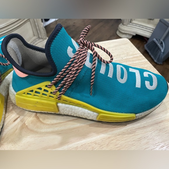 Pharrell Williams Adidas Collaboration Light Blue and Pink Shoes - Picture 2 of 12